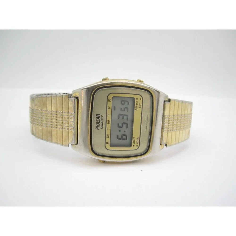 Vintage‎ Men's Phasar Quartz WR 32mm Digital Round Watch (H75) 